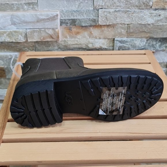 UGG Bonham III Waterproof Chelsea Boot - Picture 10 of 11